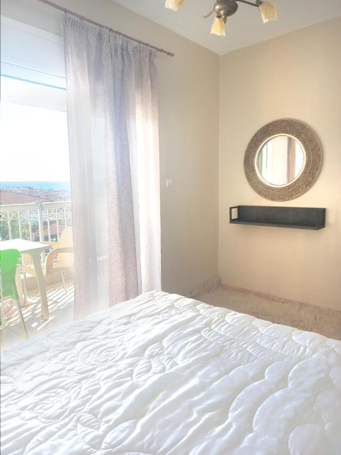 פלוגיטה Evis Maisonette With Sea View מראה חיצוני תמונה