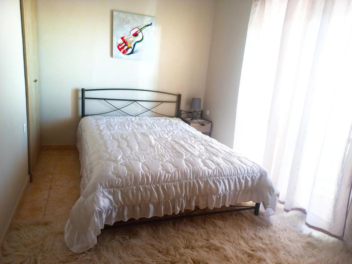 פלוגיטה Evis Maisonette With Sea View מראה חיצוני תמונה
